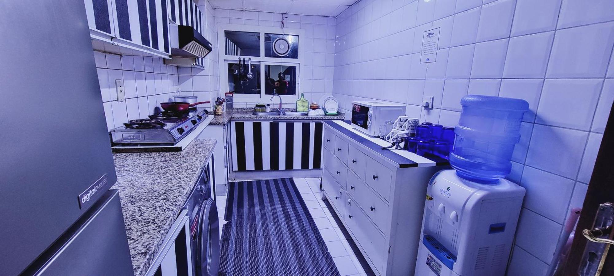 Sky Hostel Дубай Экстерьер фото